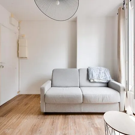 Charming Paris Perret